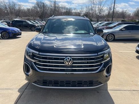 New 2026 Volkswagen Atlas SE AWD/4WD image 2