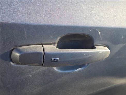 Used 2019 GMC Terrain SLE image 30