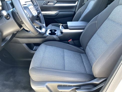 Used 2025 GMC Terrain Elevation AWD/4WD image 17