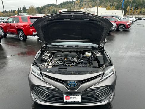 Certified 2020 Toyota Camry LE image 5