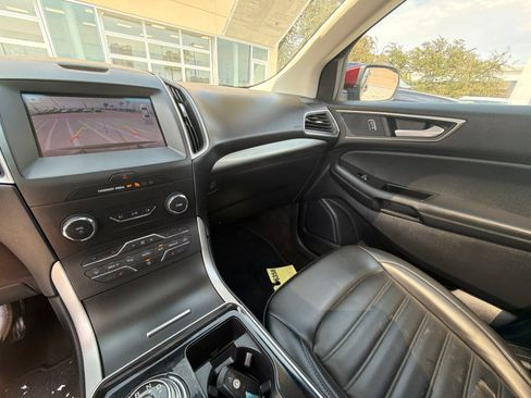 Used 2019 Ford Edge SEL w/ Equipment Group 201A FWD image 20