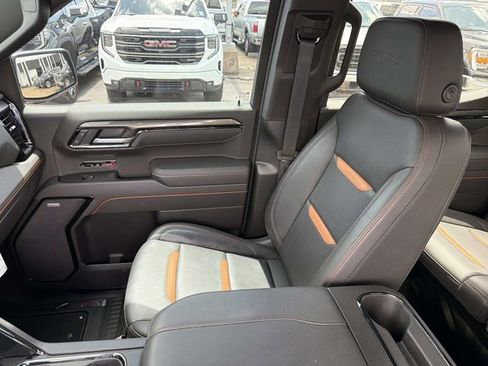 Used 2025 GMC Sierra 1500 AT4 w/ AT4 Premium Package AWD/4WD image 20