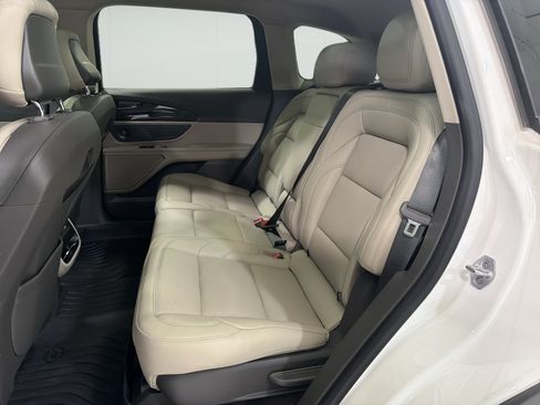 Used 2025 Lincoln Nautilus Premier w/ Equipment Group 102A AWD/4WD image 10