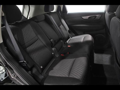 Used 2019 Nissan Rogue S AWD/4WD image 17