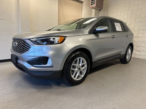 Used 2024 Ford Edge SEL AWD/4WD image 2