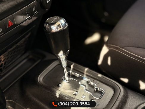 Used 2015 Jeep Wrangler Unlimited Rubicon w/ Dual Top Group image 15