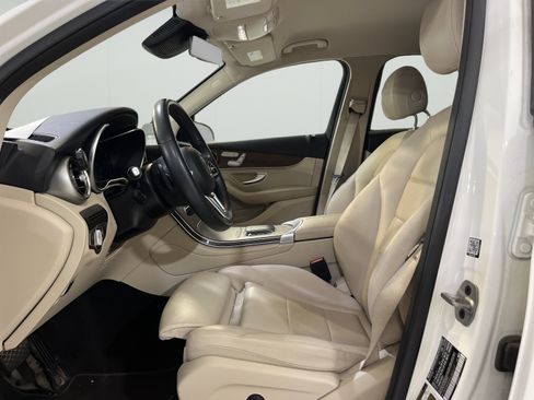 Used 2022 Mercedes-Benz GLC 300 4MATIC image 10