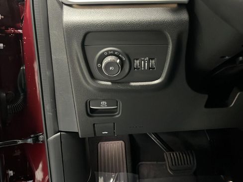 New 2025 Jeep Grand Cherokee L Limited image 17