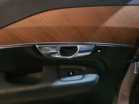 Certified 2023 Volvo XC90 B6 Plus image 15