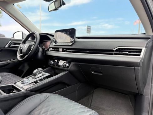 Used 2022 Mitsubishi Outlander SEL AWD/4WD image 16