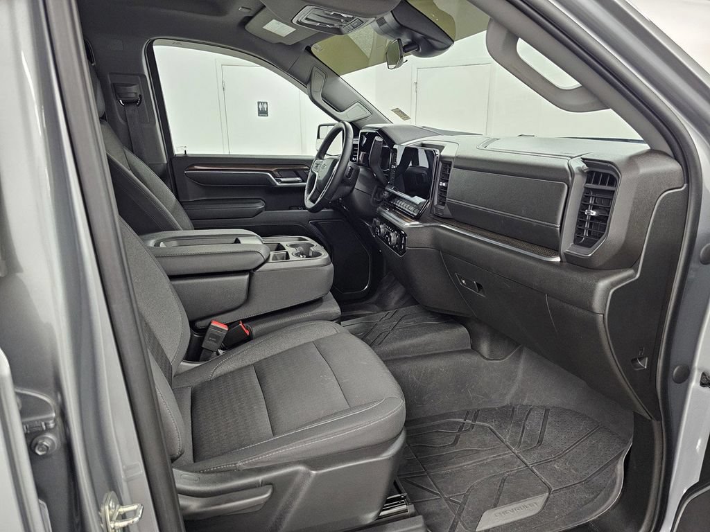 Used 2023 Chevrolet Silverado 1500 RST w/ Redline Edition AWD/4WD image 28
