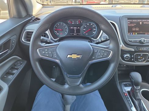 Used 2022 Chevrolet Equinox LS w/ Driver Confidence II Package AWD/4WD image 17