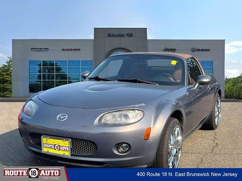 Used 2006 MAZDA MX-5 Miata Grand Touring w/ Premium Pkg RWD image 2