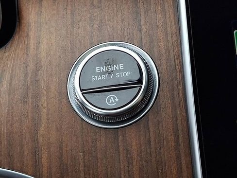 Used 2024 Mercedes-Benz C 300 4MATIC Sedan image 26