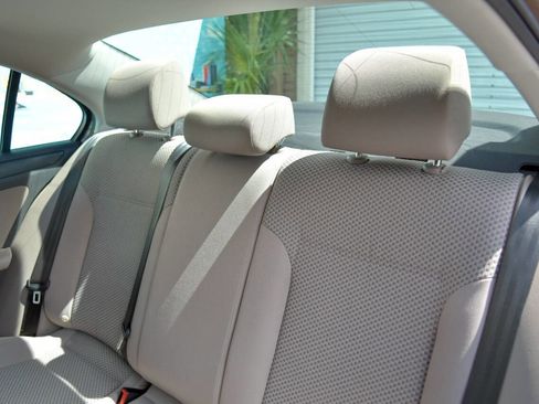 Used 2014 Volkswagen Jetta S image 12