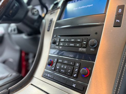 Used 2013 Cadillac Escalade Platinum image 60