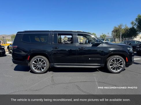 Used 2023 Jeep Wagoneer L Series II w/ Premium Group I AWD/4WD image 6