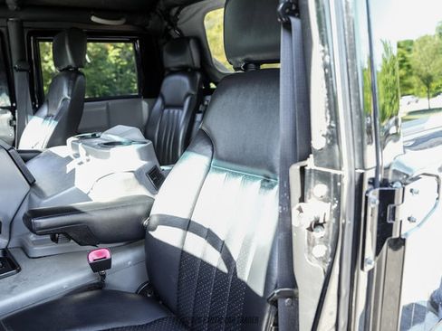 Used 2003 HUMMER H1 4-Door Open Top AWD/4WD image 40