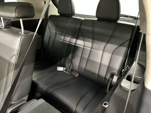 Used 2024 Acura MDX SH-AWD w/ Technology Package image 22