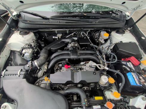 Used 2016 Subaru Outback 2.5i Premium image 11