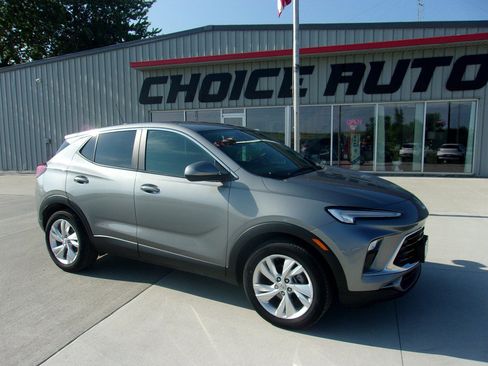 Used 2024 Buick Encore GX Preferred FWD image 2