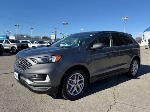 Used 2024 Ford Edge SEL image 8
