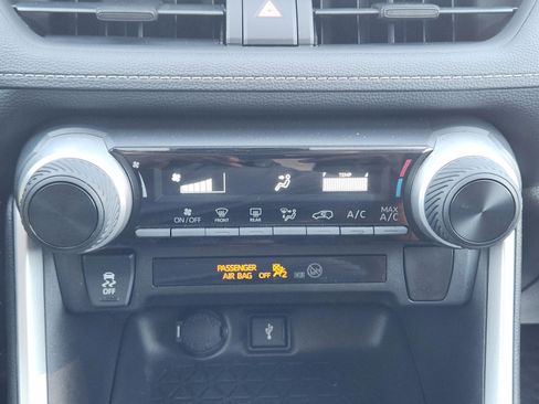 Used 2021 Toyota RAV4 LE w/ Carpet Mat Package (TMS) FWD image 19