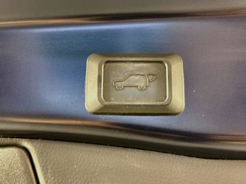 Certified 2022 Toyota RAV4 XLE w/ Convenience Package FWD image 39