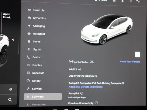Used 2023 Tesla Model 3 Standard Range image 8