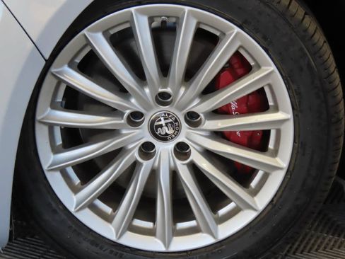 Used 2022 Alfa Romeo Giulia Sprint RWD image 6