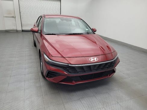 Used 2025 Hyundai Elantra SE w/ Cargo Package FWD image 14