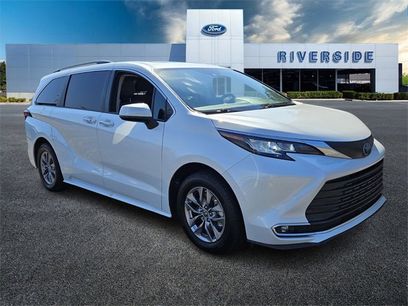 Used 2023 Toyota Sienna XLE