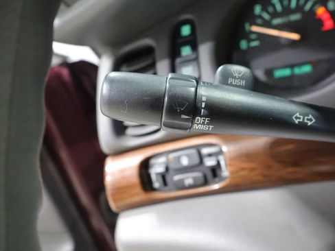 Used 2004 Buick Le Sabre Custom FWD image 29
