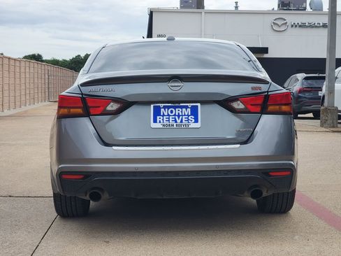 Used 2023 Nissan Altima 2.0 SR FWD image 6