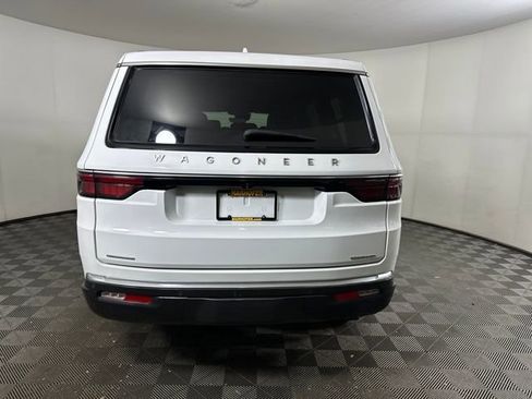 Used 2022 Jeep Wagoneer Series III w/ Flexible Seating Group image 4