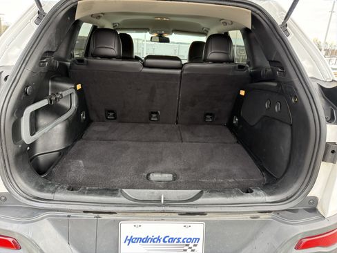 Used 2018 Jeep Cherokee Latitude Plus image 31