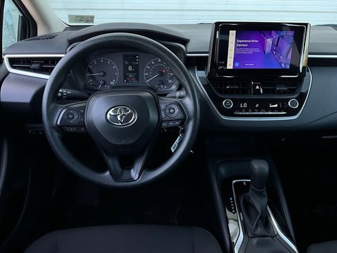 Used 2025 Toyota Corolla LE image 13