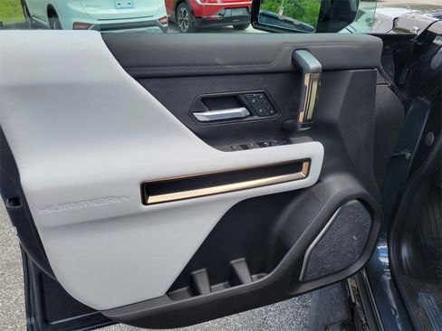 New 2025 GMC Hummer EV 2X image 7