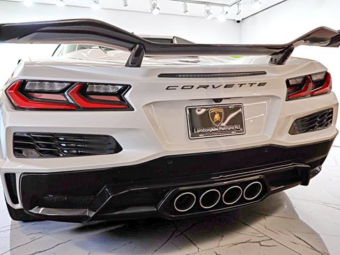 Used 2023 Chevrolet Corvette Z06 w/ Z07 Performance Package RWD image 6