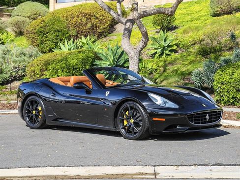 Used 2010 Ferrari California image 7