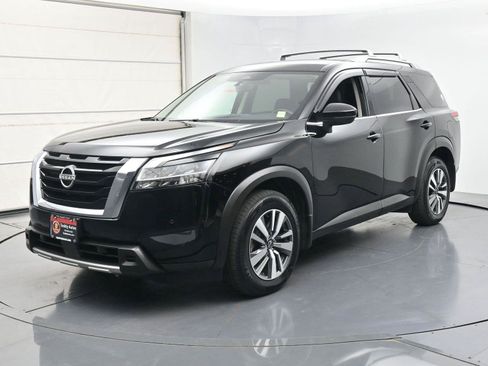 Used 2024 Nissan Pathfinder SL AWD/4WD image 1