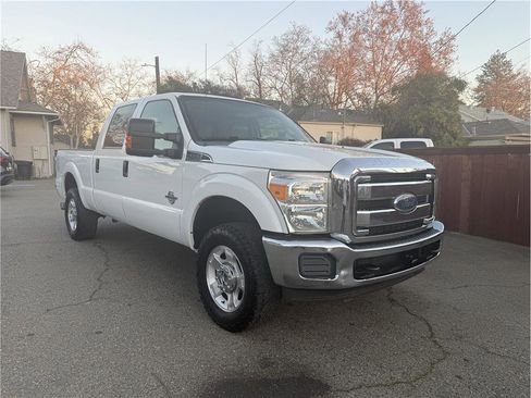 Used 2015 Ford F250 XLT image 8