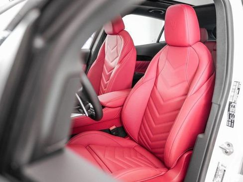 Used 2025 Maserati Grecale Modena image 18