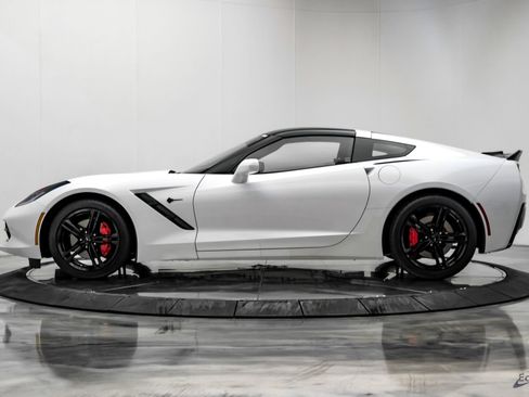 Used 2016 Chevrolet Corvette Stingray Coupe w/ Carbon Flash Badge Package RWD image 9