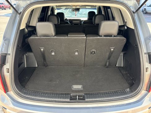 Used 2024 Kia Telluride LX FWD image 19
