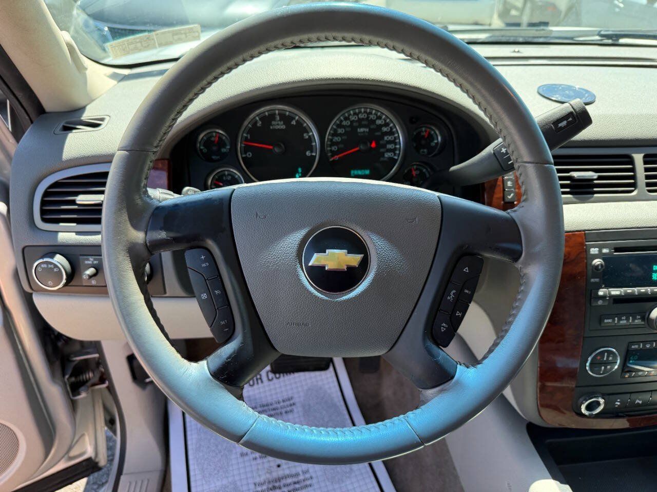 Used 2010 Chevrolet Suburban LT AWD/4WD image 21