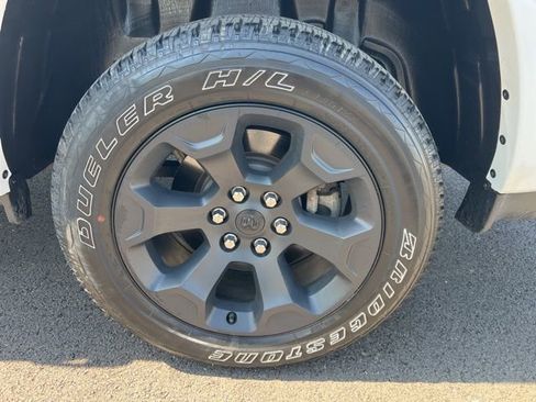 Used 2025 RAM 1500 Big Horn AWD/4WD image 38