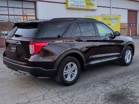 Used 2023 Ford Explorer XLT w/ Equipment Group 202A image 8