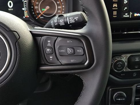 Used 2026 Jeep Wrangler Unlimited Rubicon AWD/4WD image 23