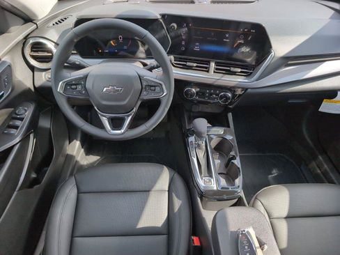 New 2026 Chevrolet Trax ACTIV w/ Sunroof Package FWD image 33